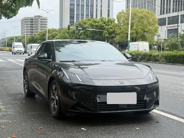 LYNK & CO Lynk & Co 10 EM-P 2025 Model 120 AWD Ultra