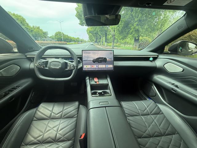LYNK & CO Lynk & Co 10 EM-P 2025 Model 120 AWD Ultra