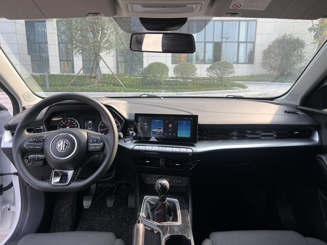 MG MG5 2023 180DVVT Manual Youth Trend Edition