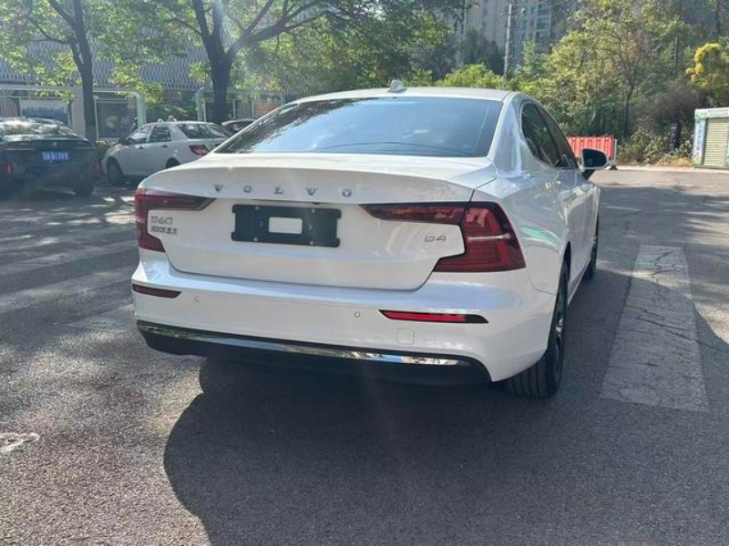 Volvo  Volvo S60 2024 B4 Smart Luxury Edition