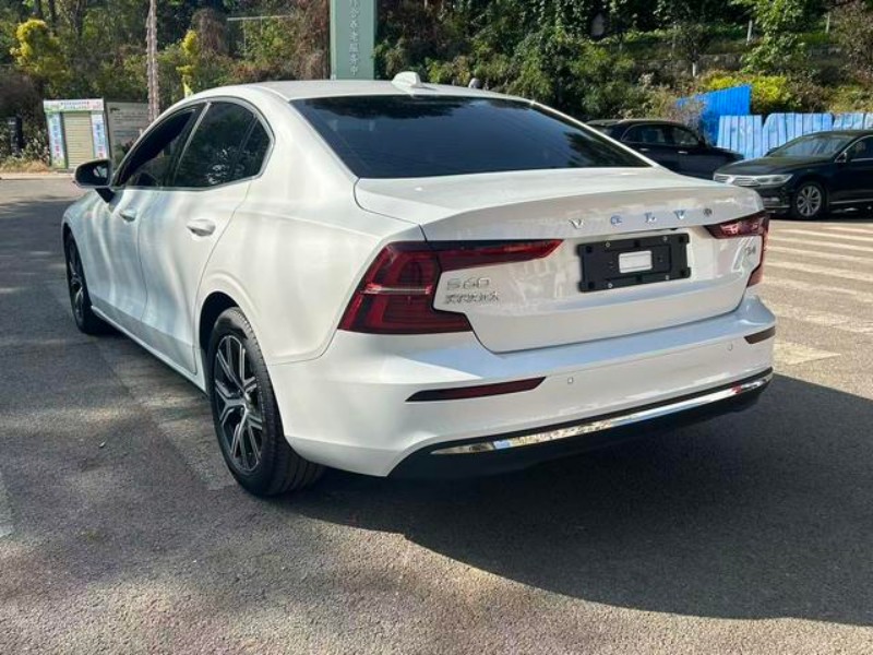 Volvo  Volvo S60 2024 B4 Smart Luxury Edition