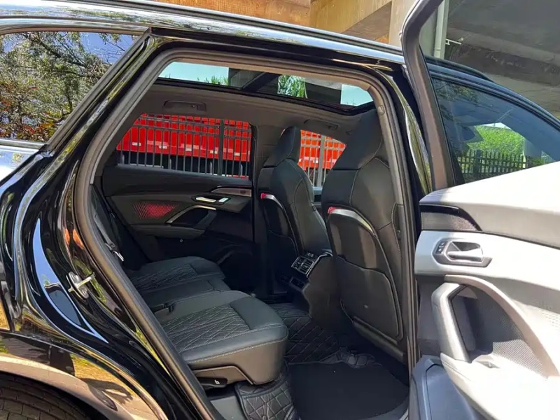 Audi Audi Q5L 2026 2.0T Ten Million Users Exclusive Edition