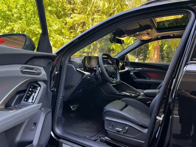 Audi Audi Q5L 2026 2.0T Ten Million Users Exclusive Edition