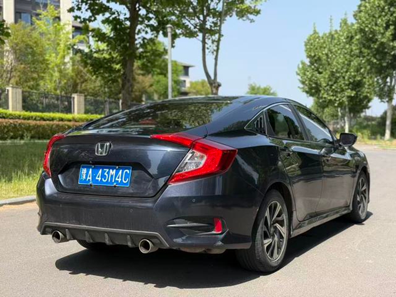 Honda Civic 2016 Model 220TURBO CVT Luxury Edition