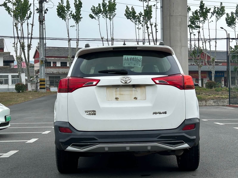 Toyota Toyota RAV4 2015 2.0L CVT Two-Wheel Drive Fashion Edition
