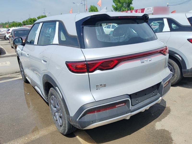 BYD BYD Yuan UP 2025 301km Navigator Edition