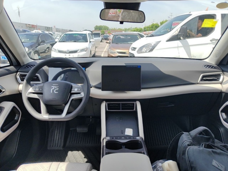 BYD BYD Yuan UP 2025 301km Navigator Edition