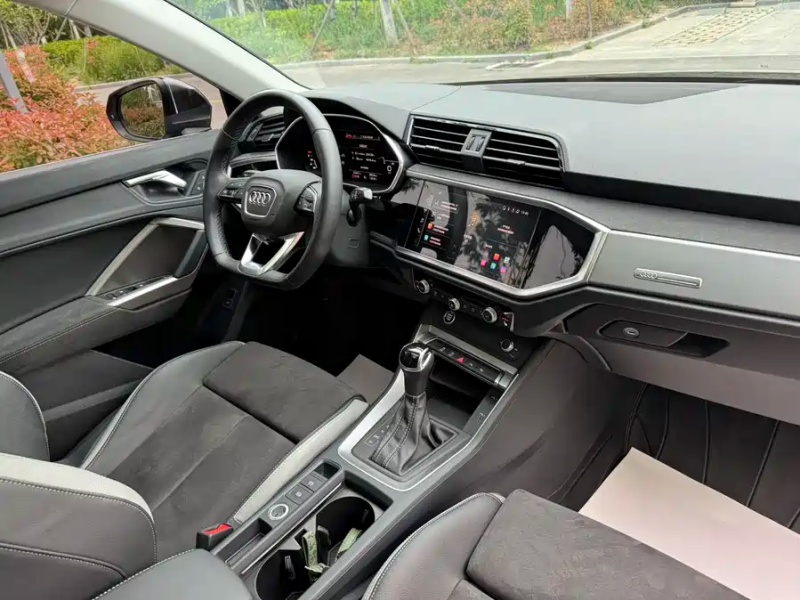 Audi Audi Q3 2023 35 TFSI S line 1.4T