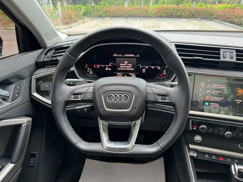 Audi Audi Q3 2023 35 TFSI S line 1.4T