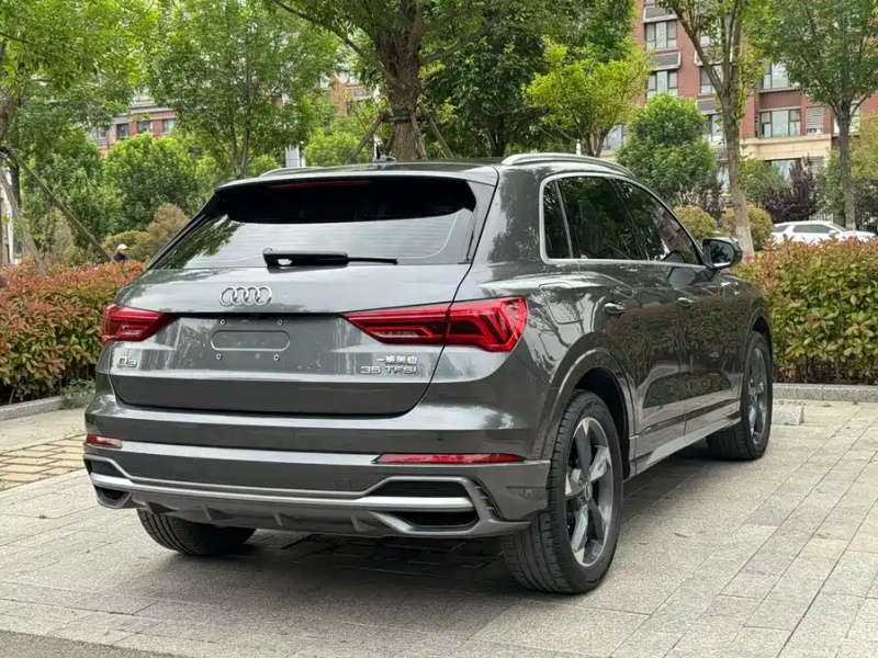 Audi Audi Q3 2023 35 TFSI S line 1.4T