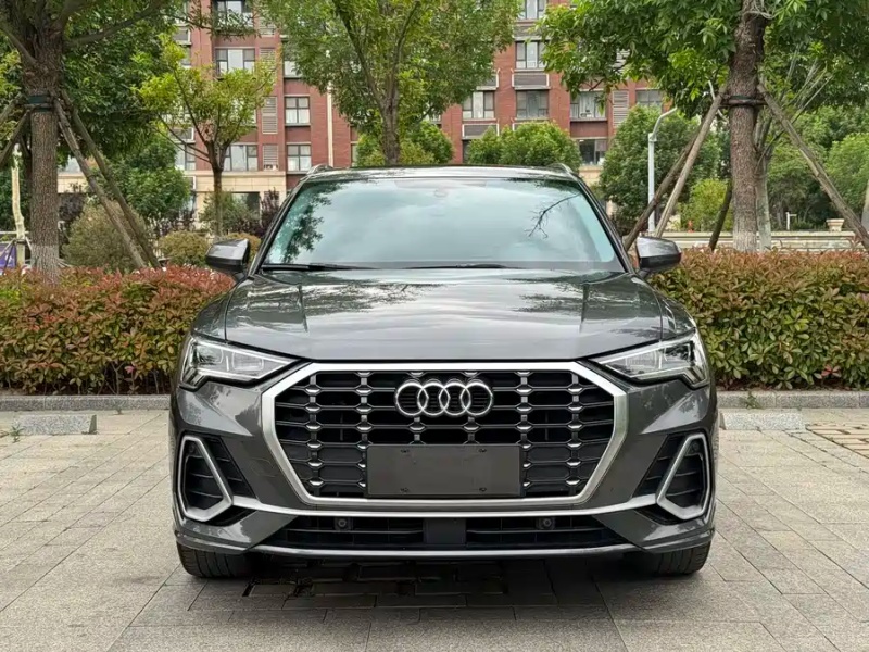 Audi Q3 2023 35 TFSI S line 1.4T