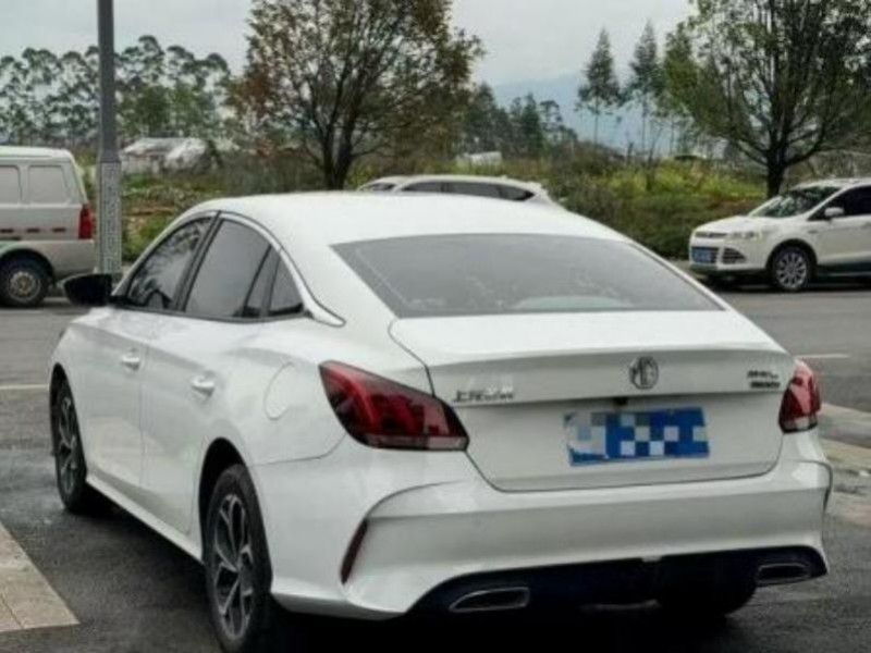 MG MG5 2023 180DVVT CVT Luxury edition