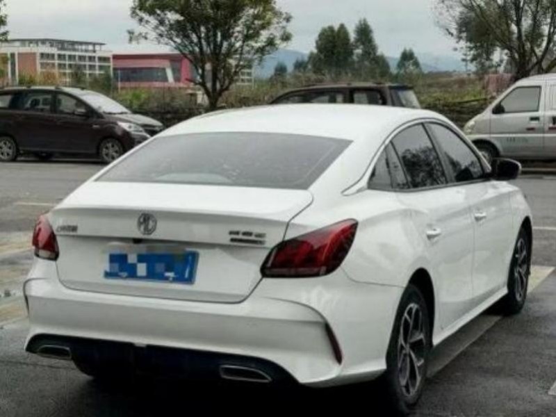 MG MG5 2023 180DVVT CVT Luxury edition