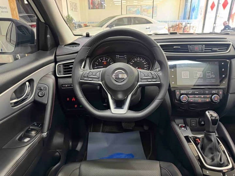 Nissan Nissan Qashqai (J11) 2022 2.0L CVT XV Premium Edition