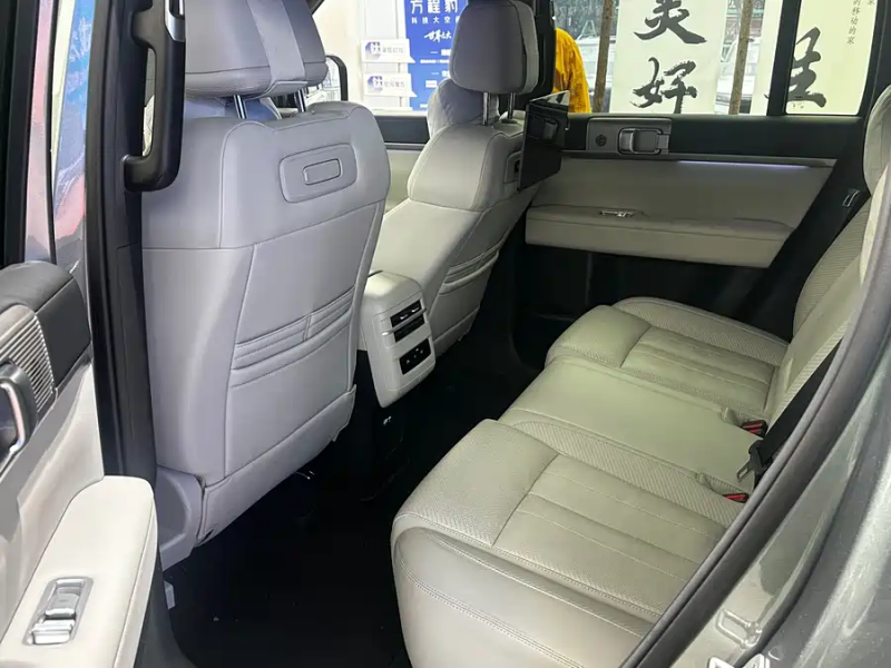 Leopard Titan 7 2025 200KM Two-Wheel Drive Max Edition