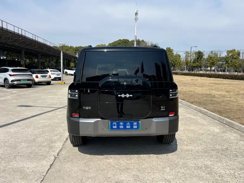 Leopard Titan 7 2025 200KM Two-Wheel Drive Max Edition