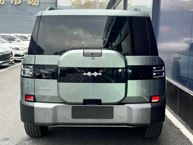 Leopard Titan 7 2025 200KM Two-Wheel Drive Max Edition