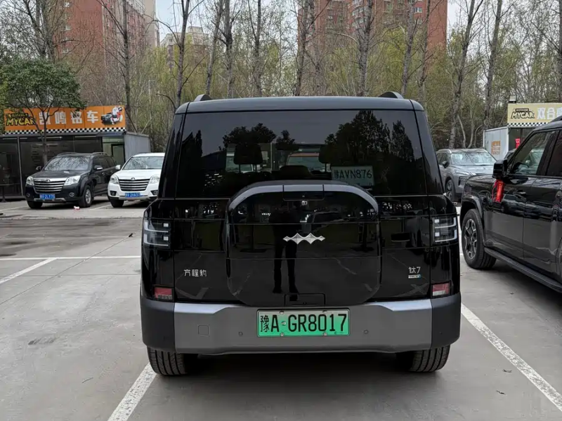 Leopard Titan 7 2025 200KM Two-Wheel Drive Max Edition