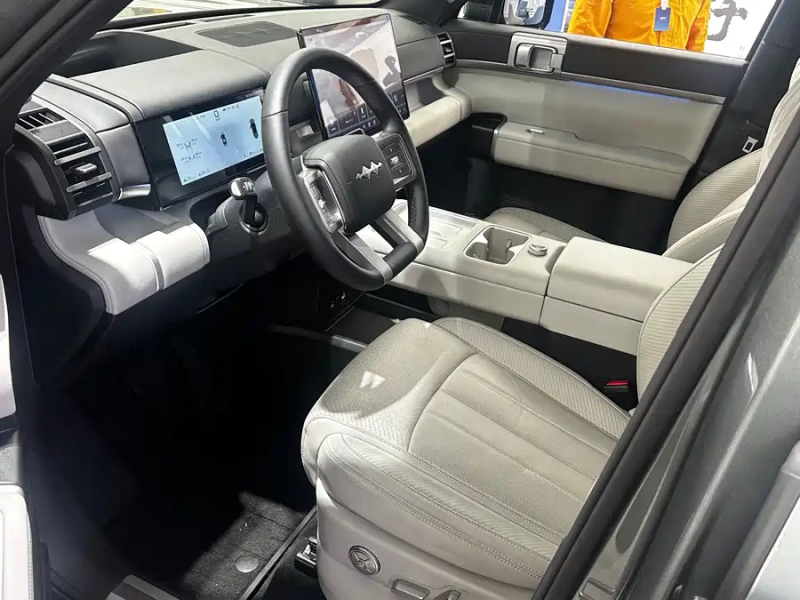 Leopard Titan 7 2025 200KM Two-Wheel Drive Max Edition