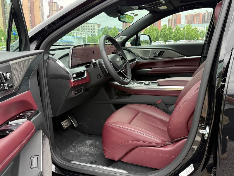 Cadillac Cadillac XT5 2025 2.0T Platinum Edition