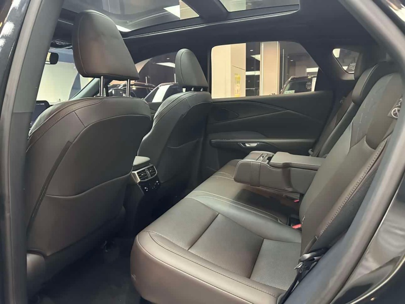 Buick Envision Plus 2025 Envision Plus 28T Two-Wheel Drive Platinum Edition