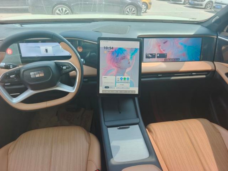 Geely Geely Galaxy L7 2024 1.5T DHT 115km PLUS Dragon Edition