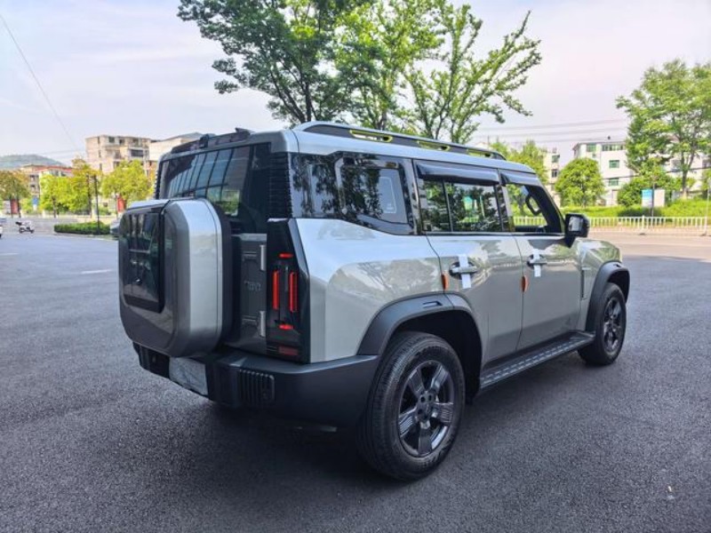 Jetour Jetour Traveler 2023 1.5TD 2WD Discovery PRO