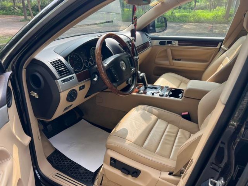 Volkswagen Touareg 2007 3.6L Luxury model, 185,100 km