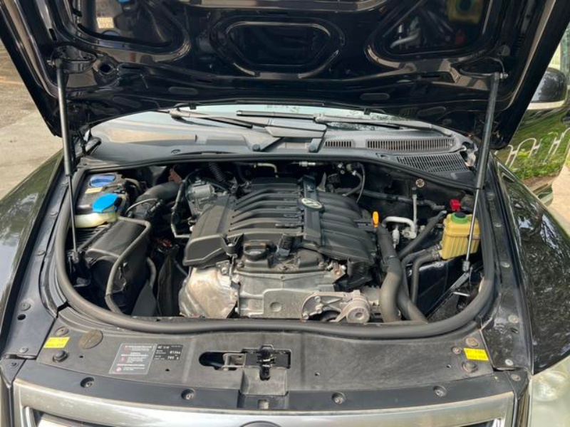 Volkswagen Touareg 2007 3.6L Luxury model, 185,100 km