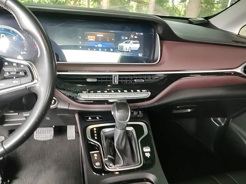 GAC Trumpchi Trumpchi M6 2021 270T DCT Elite Version (7-Seater)