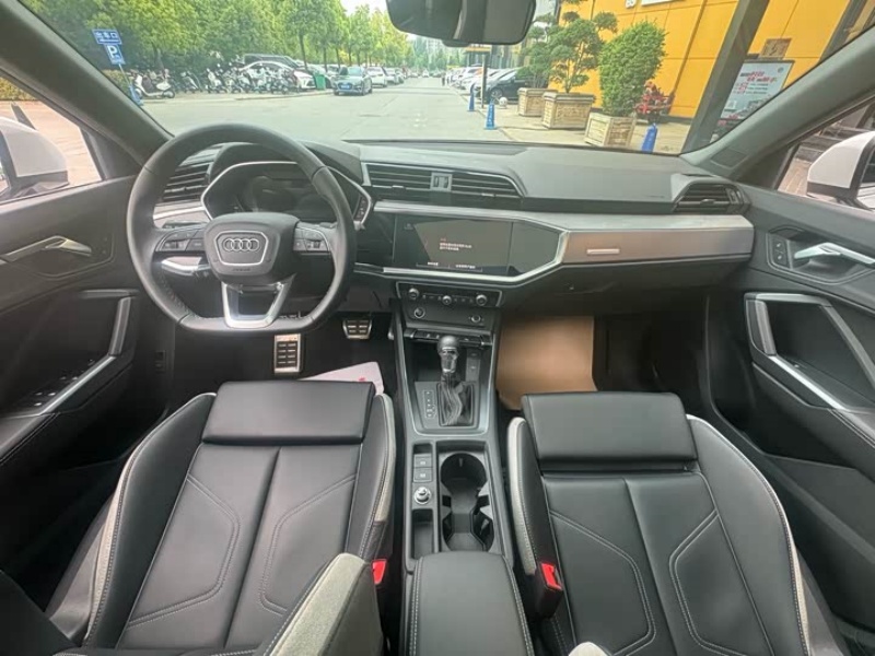 Audi Audi Q3 2024 35 TFSI Sport Dynamic Edition