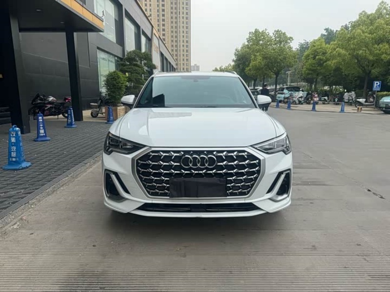 Audi Audi Q3 2024 35 TFSI Sport Dynamic Edition