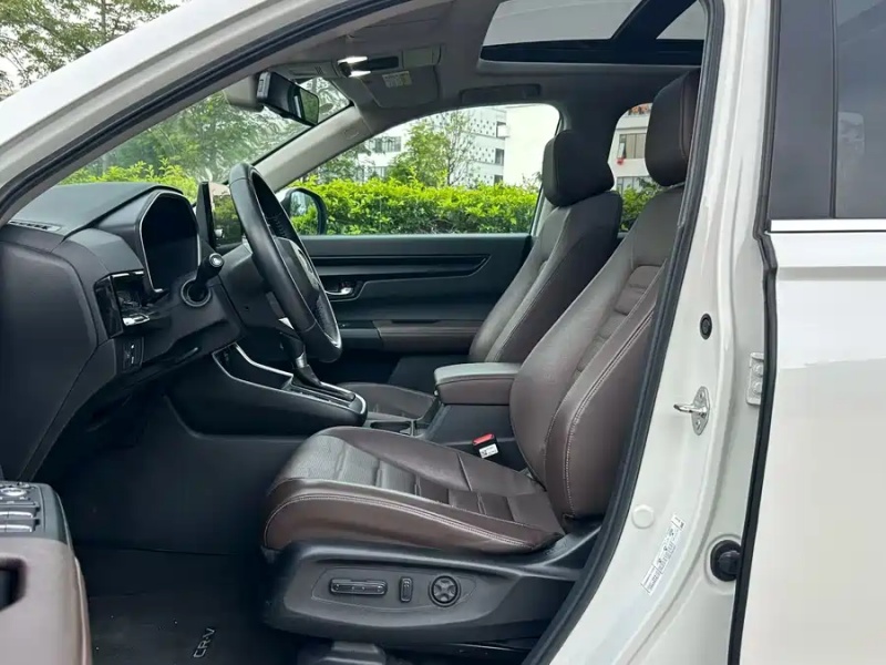 2023 Honda CR-V Premium Edition — Rear Three-Quarter View
