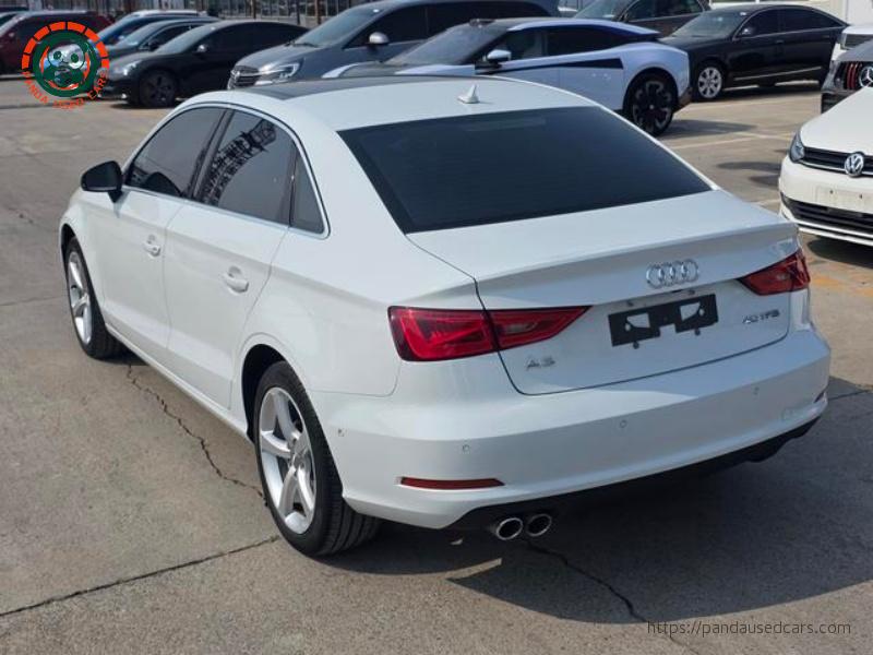 Audi Audi A3 2015 Limousine 40 TFSI Automatic Luxury, 123,100 km