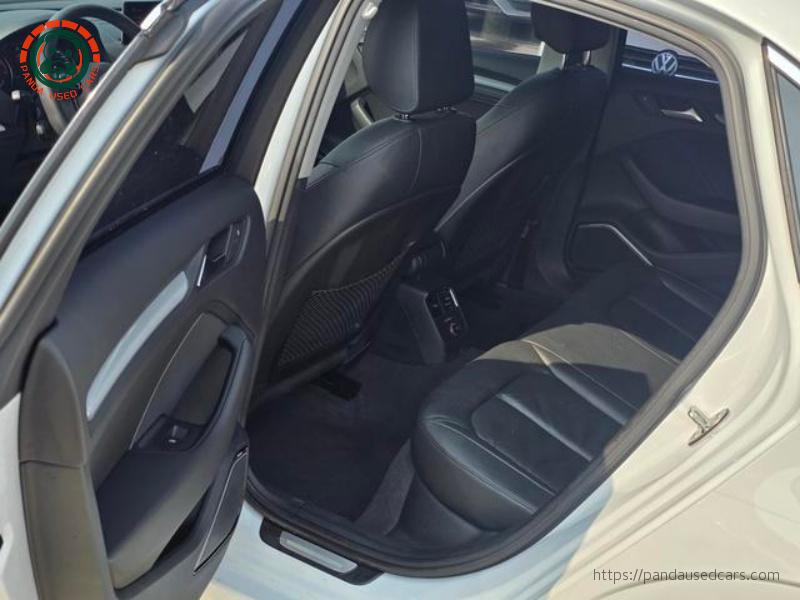 Audi Audi A3 2015 Limousine 40 TFSI Automatic Luxury, 123,100 km