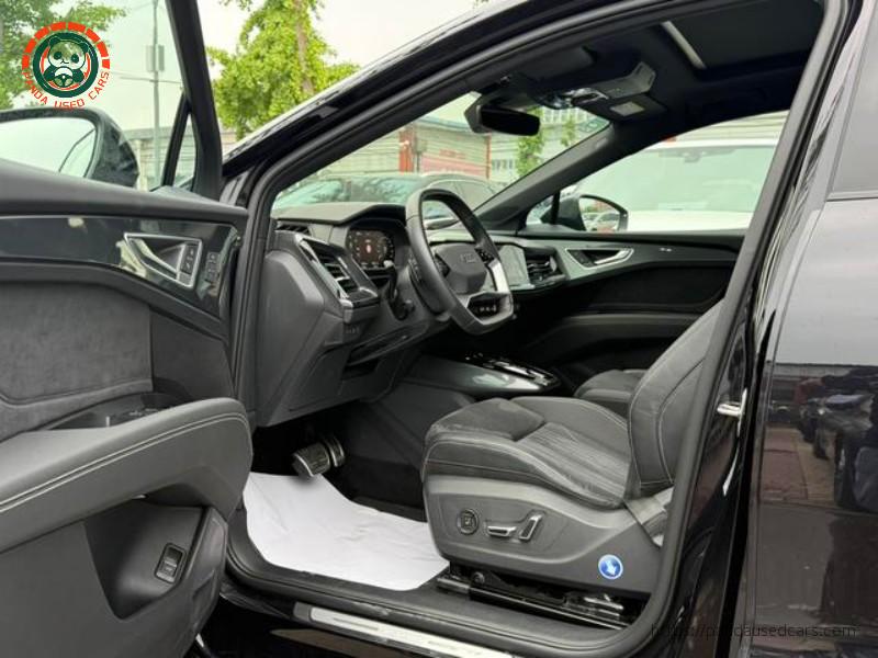Audi Audi Q5 e-tron 2022 50 e-tron quattro Glory Edition Mech Suit