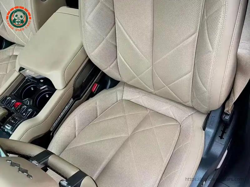 Leopard Leopard 8 2025 Zhi Yong Flagship Edition 7-Seater