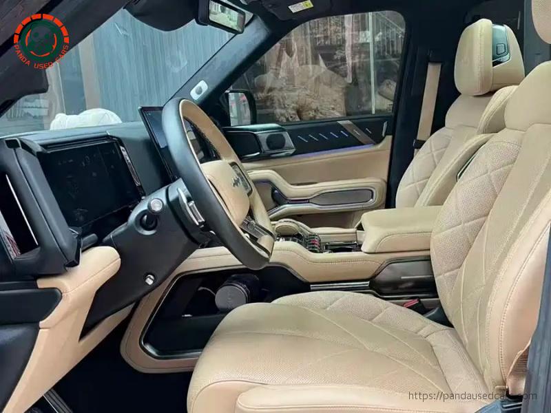 Leopard Leopard 8 2025 Zhi Yong Flagship Edition 7-Seater