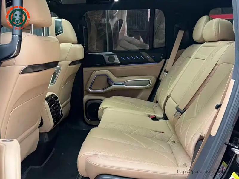 Leopard Leopard 8 2025 Zhi Yong Flagship Edition 7-Seater