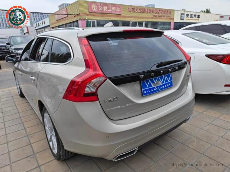 Volvo 2017 Volvo V60 T5 (Momentum) — China V Emissions Standard — 82,300 km