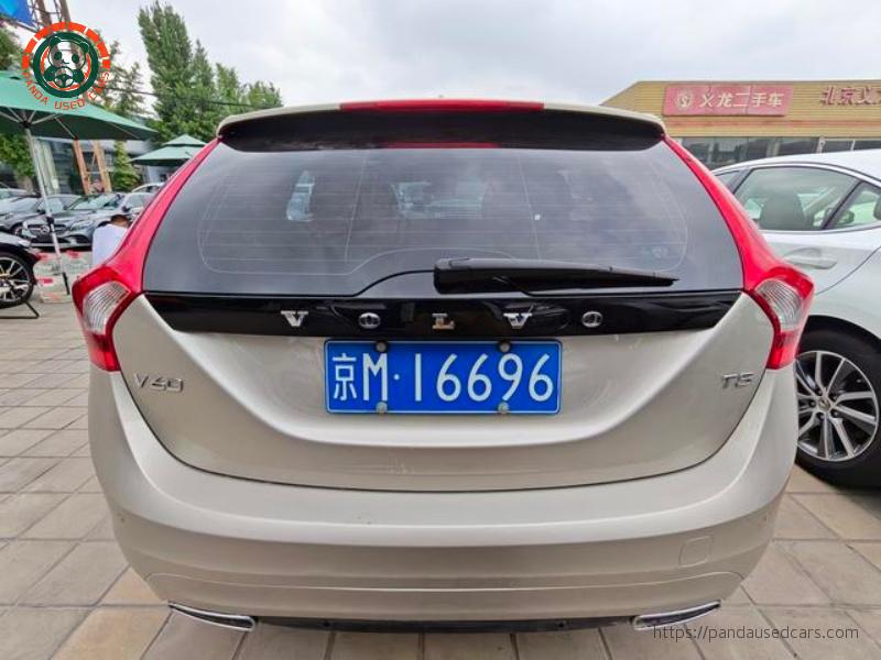 Volvo 2017 Volvo V60 T5 (Momentum) — China V Emissions Standard — 82,300 km
