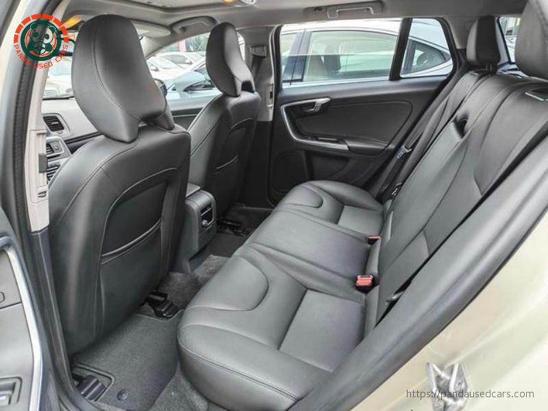 Volvo 2017 Volvo V60 T5 (Momentum) — China V Emissions Standard — 82,300 km