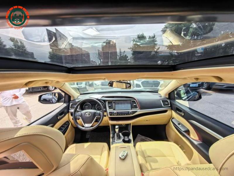 Toyota Highlander (2015 Model) 2.0T 4WD Luxury Edition, 7-Seater — 132,000 km