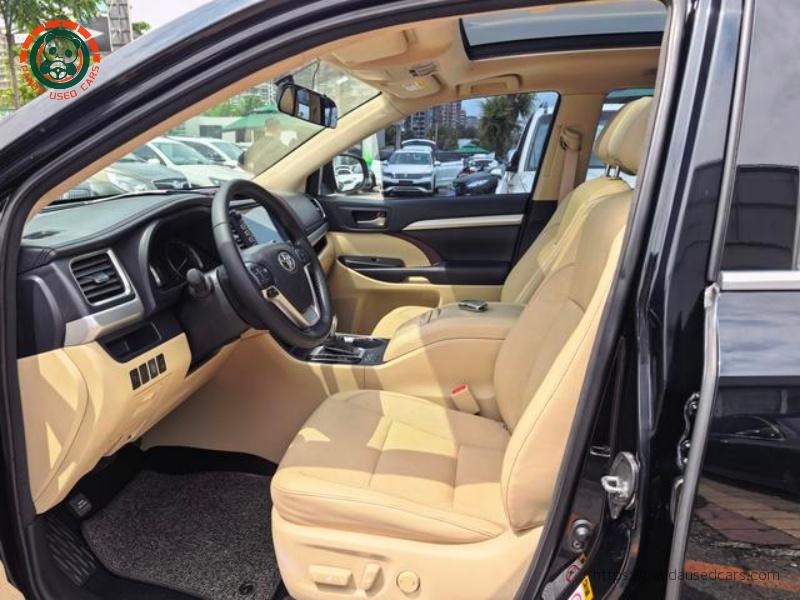 Toyota Highlander (2015 Model) 2.0T 4WD Luxury Edition, 7-Seater — 132,000 km