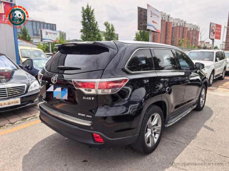 Toyota Highlander (2015 Model) 2.0T 4WD Luxury Edition, 7-Seater — 132,000 km