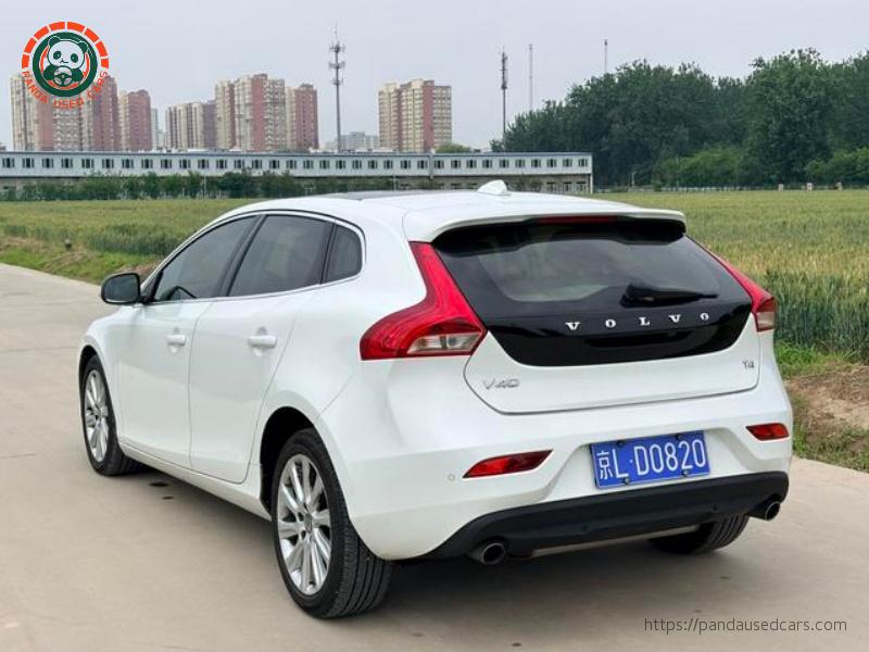 Volvo 2016 Volvo V40 T4 Inscription, 64,900 km