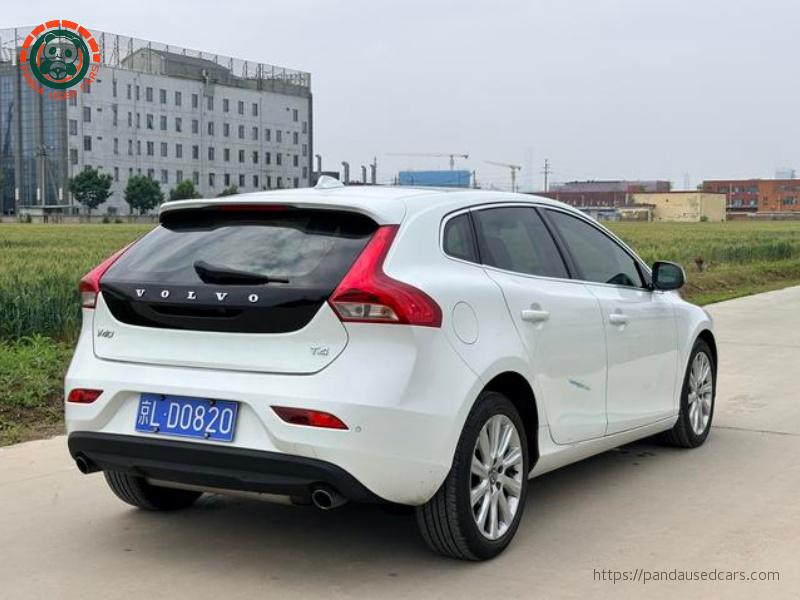 Volvo 2016 Volvo V40 T4 Inscription, 64,900 km