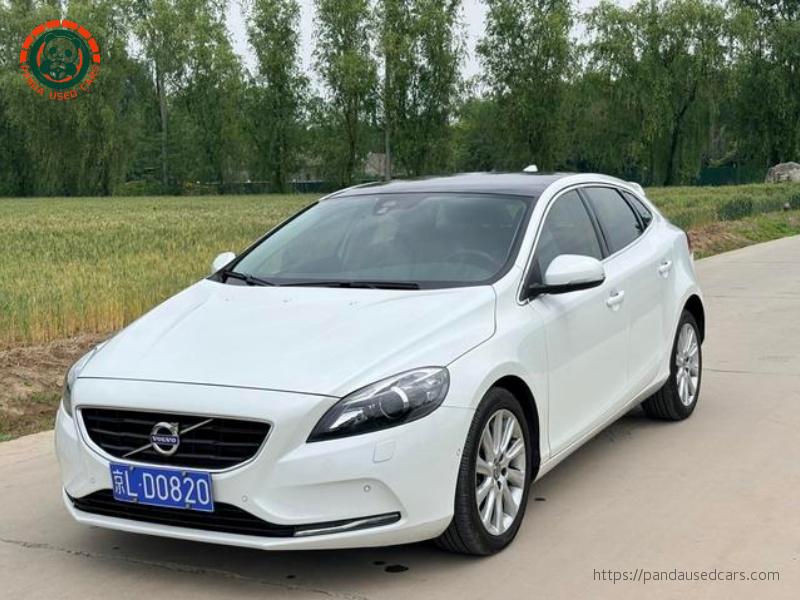 2016 Volvo V40 T4 Inscription, 64,900 km