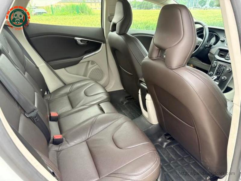 Volvo 2016 Volvo V40 T4 Inscription, 64,900 km