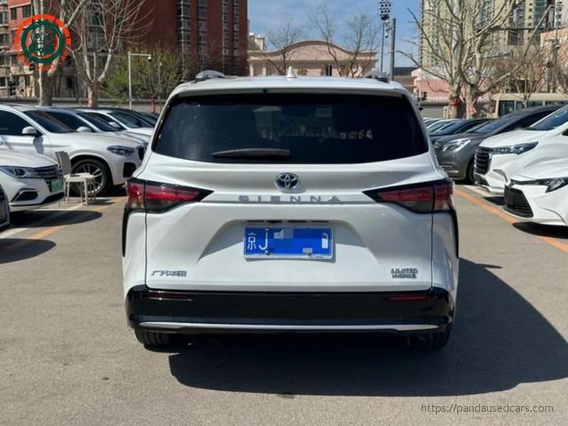 Toyota 2023 Sienna Facelift Hybrid 2.5L Premium Edition 39,100 km